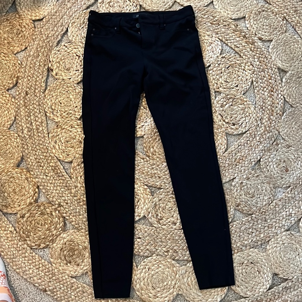Black skinny jean leggings